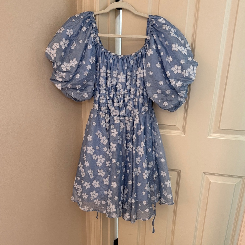 Fabrik size M Blue Floral Puff Sleeve Dress